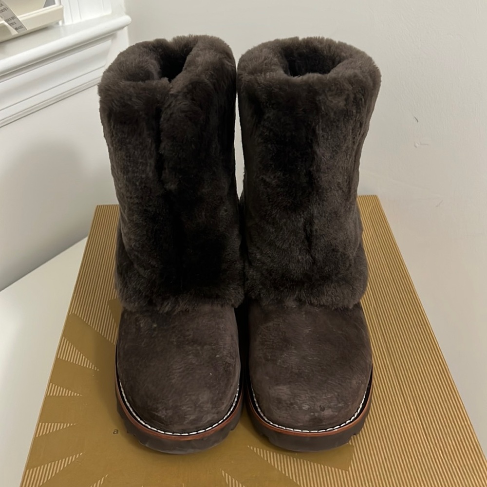 UGG women Maylin sheepskin boots